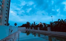 Infinity Penthouse With Pool, Sauna, Gym